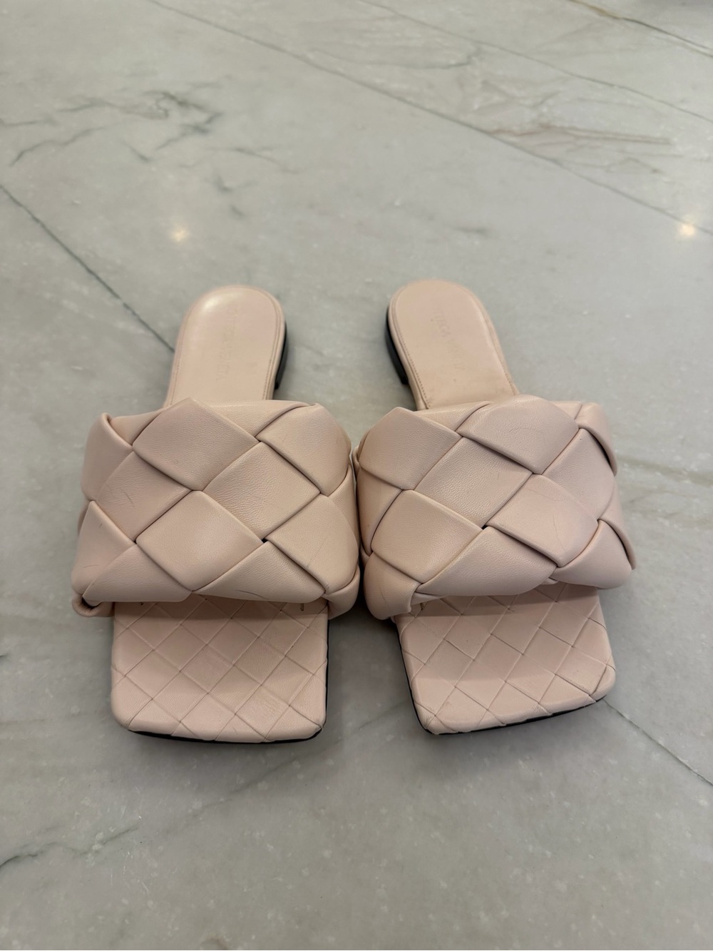 Bottega Veneta slide